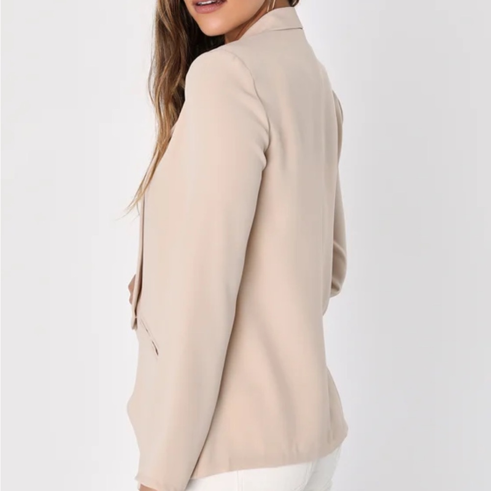 NWOT Lulus lightweight blazer